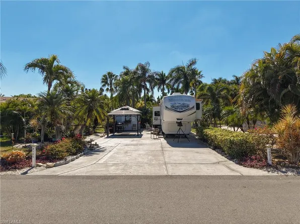 10030 Willowood Dr, FORT MYERS, FL 33905