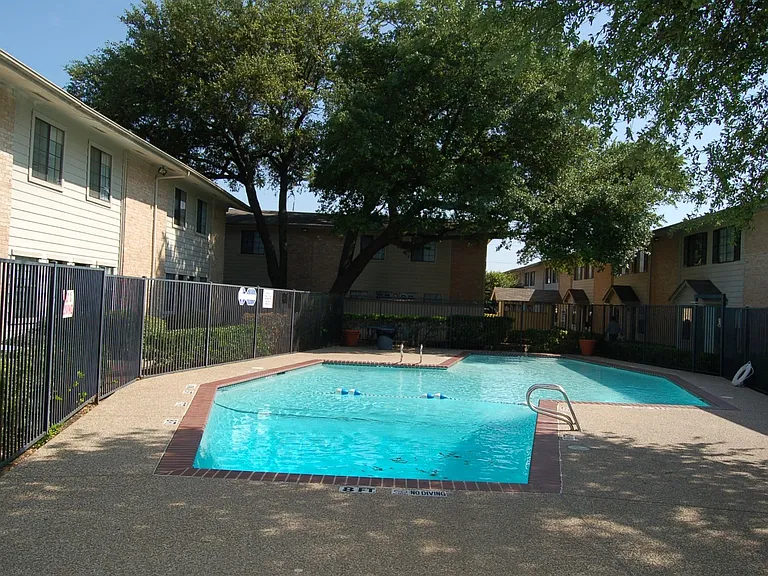 Huntington Townhomes Swimming Pool