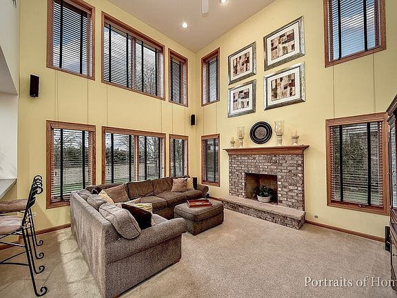 5th image of 2105 Westbury Dr