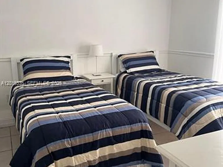 290 Sunrise Dr #208 — Photo 16