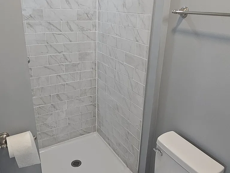 244 W Douglass St — Photo 8