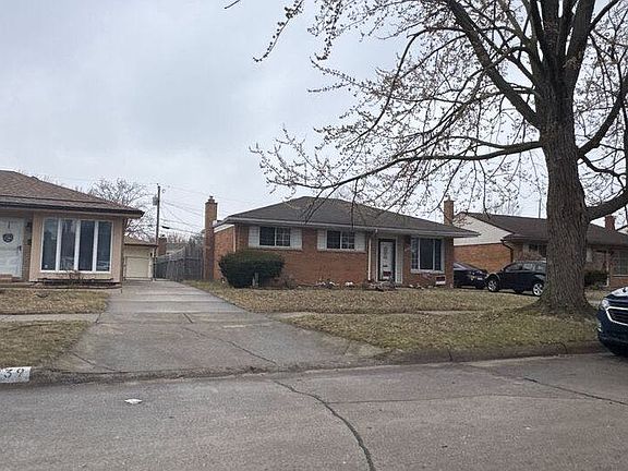 3rd image of 15251 Elderwood St