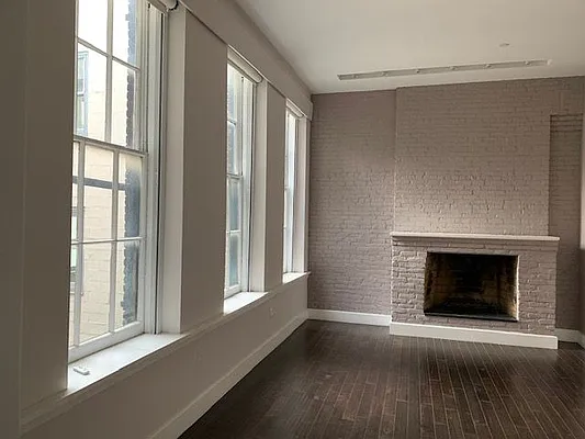 Rented by Salon Realty Corp | media 8