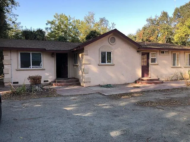 29055 N Vail Rd photo 1