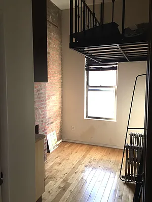 Rented by OT Real Estate | media 18