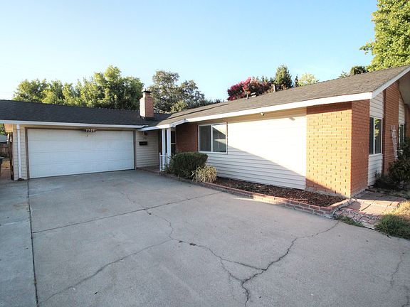 2nd image of 1705 Tanglewood Ln