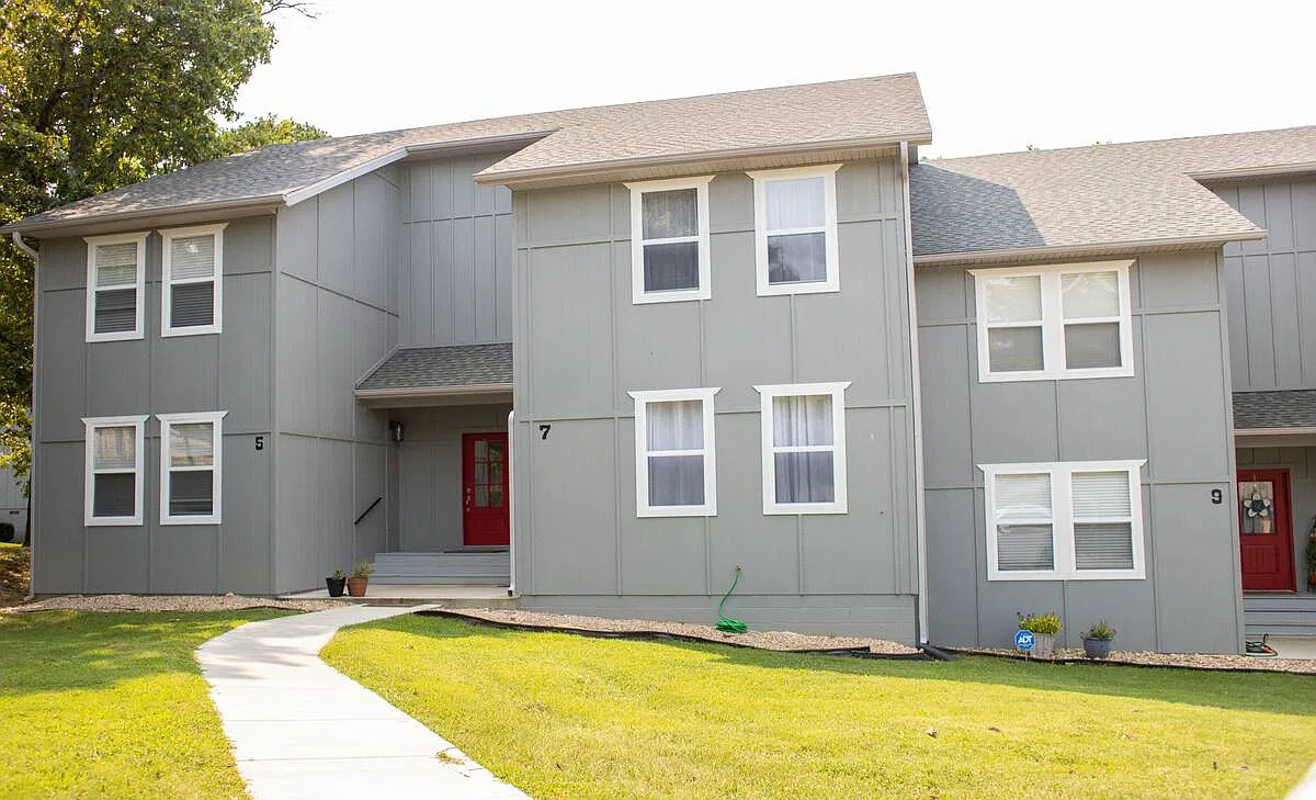3 bed, 1712 sqft, $1,950 — Photo 1