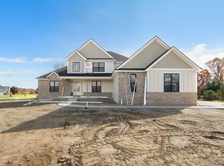 8981 Acacia Trl, Pinckney, MI