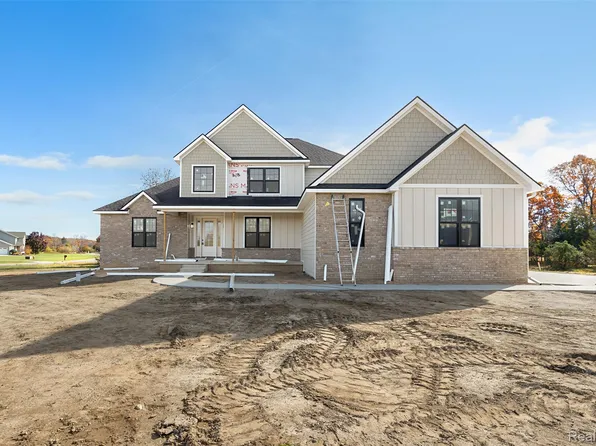 8981 Acacia Trl, Pinckney, MI 48169