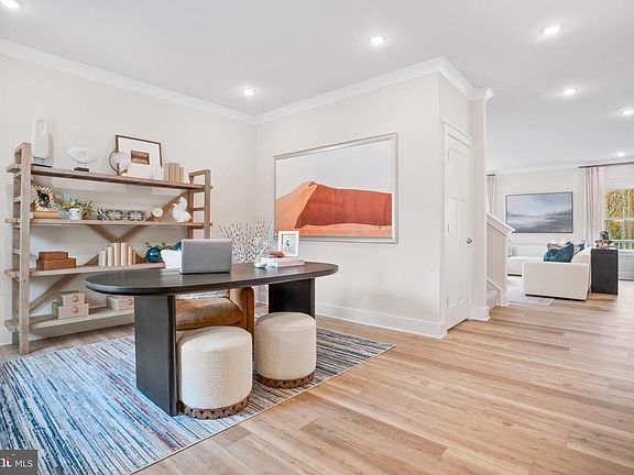 5th image of 2 Regent Cir