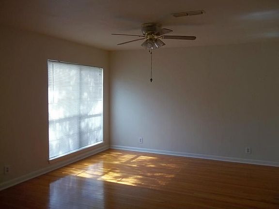 4th image of 941 Shephard Dr