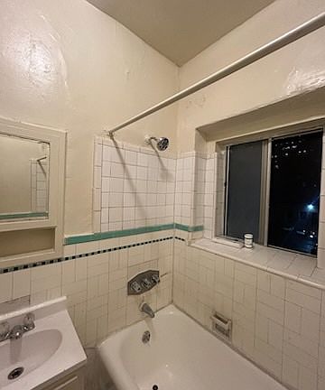 5th image of 615 1/2 N Rossmore Ave #2