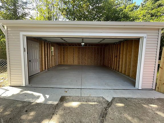 4th image of 1612 Parker Dr