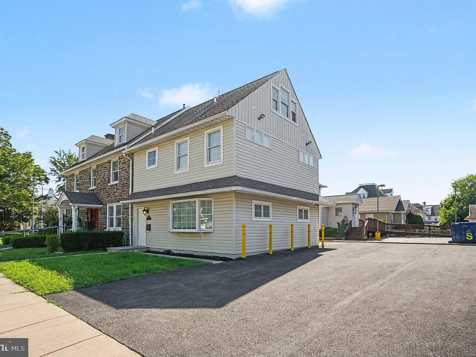 3 bed, 4.0 bath, 3600 sqft, $2,900 — Photo 4