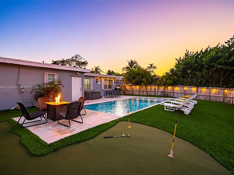 1305 Funston St — Photo 4