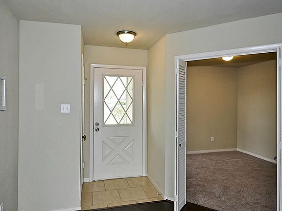 3rd image of 3502 S Home Pl