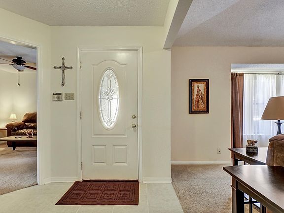 5th image of 203 Prize Oaks Dr