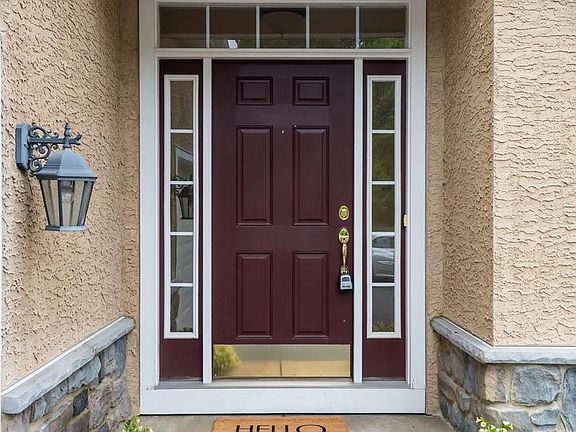 2nd image of 317 Hyde Park Rd