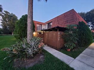 8137 S Coral Cir, Pompano Beach, FL 33068