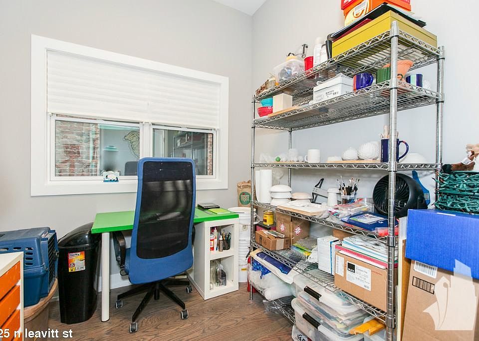 1st image of 1425 N Leavitt St #328