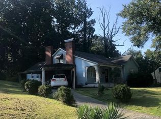 261 7th St SE, Hickory, NC 28602