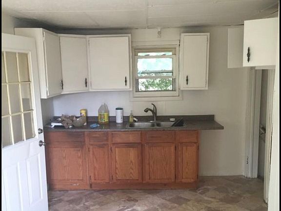 2nd image of 755 Montana Ave
