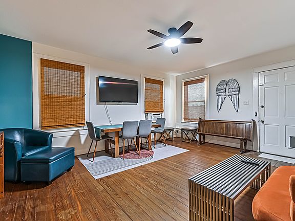 4th image of 1915 44th St #1