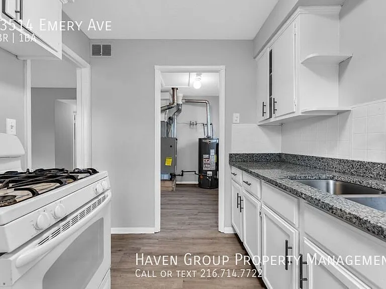 13514 Emery Ave — Photo 9