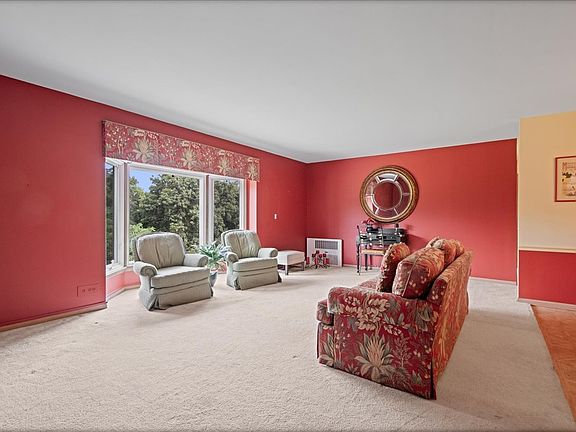 3rd image of 300 Thames Pkwy APT 3F