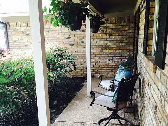 3rd image of 15028 Shadywood Dr