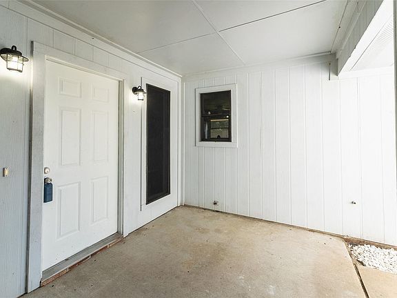 5th image of 6031 Ray Dr