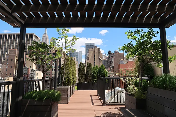 Rented by Maz Group NY | media 16