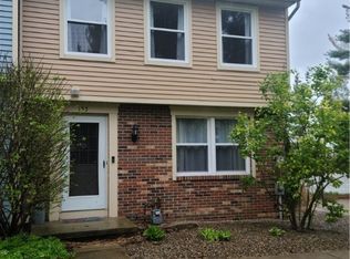 155 Quaker Ridge Dr, Akron, OH 44313