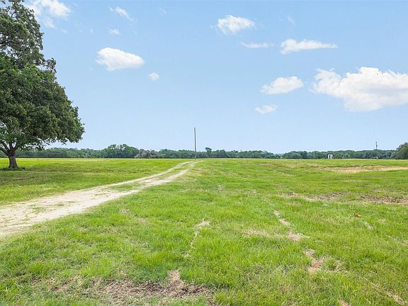 4th image of 3320 County Road 430