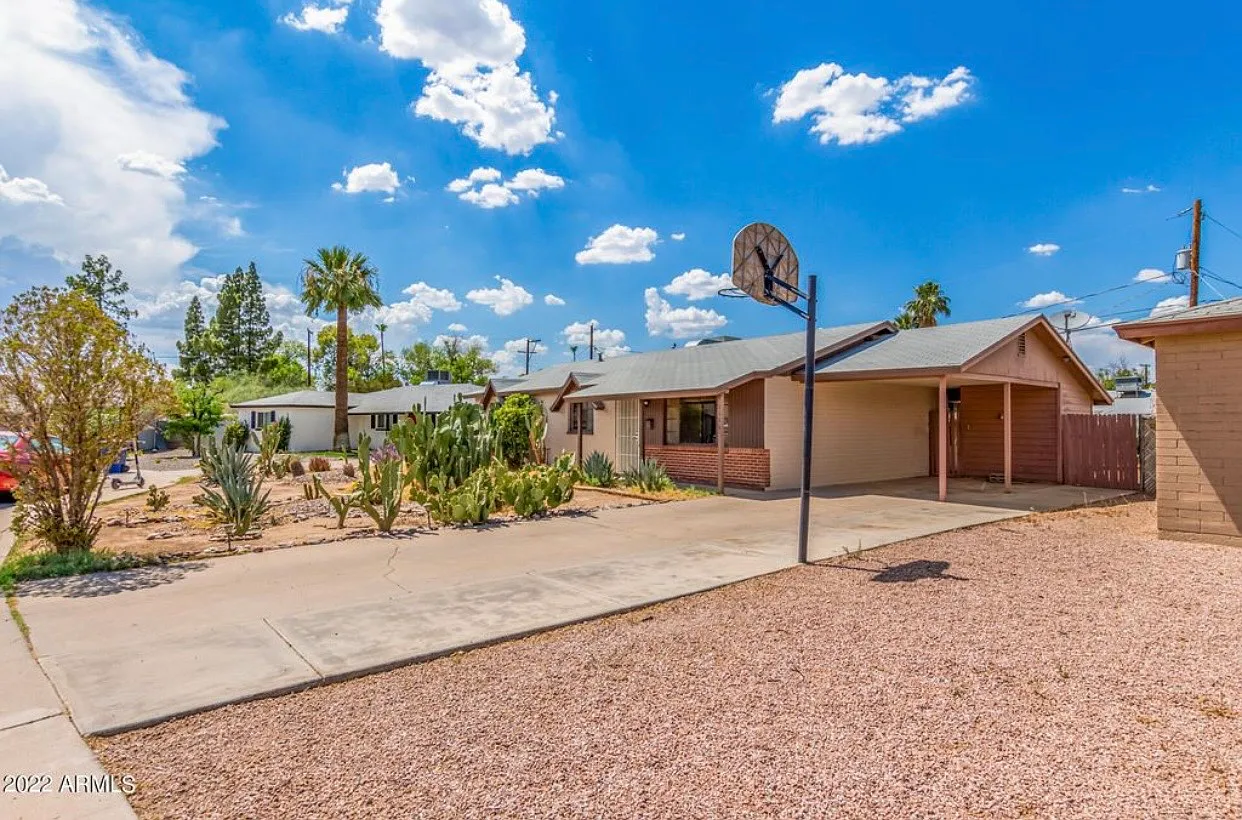 4 bed, $850 — Photo 1