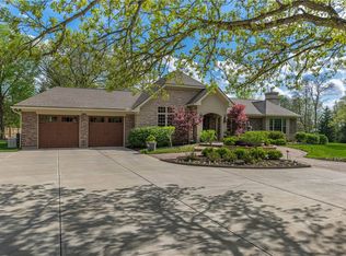 317 Colonial Ln, Dayton, OH 45429
