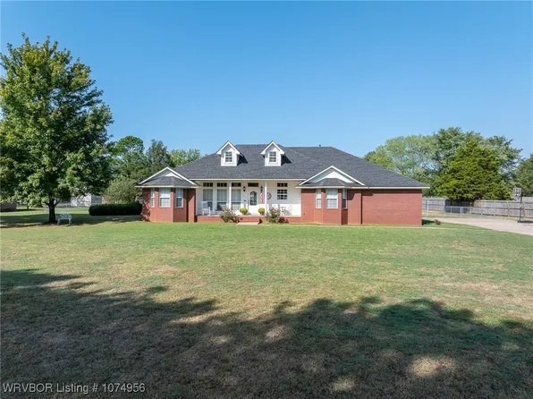 419 Shadow Mountain Dr, Van Buren, AR 72956