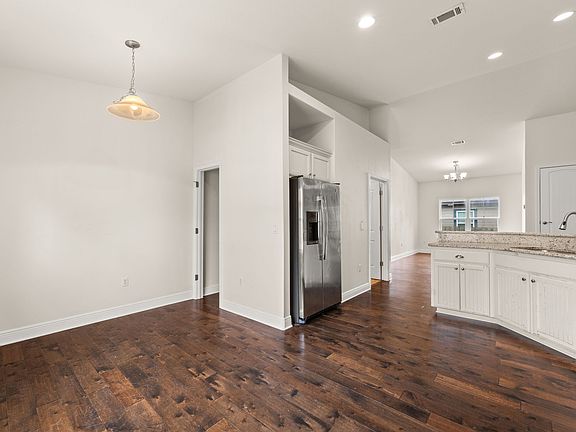 5th image of 238 Benton Blvd