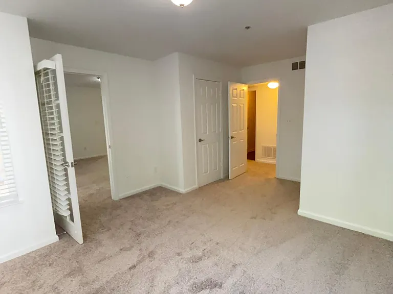 Wesley St. Claire Apartments at Lawrenceville — Photo 100