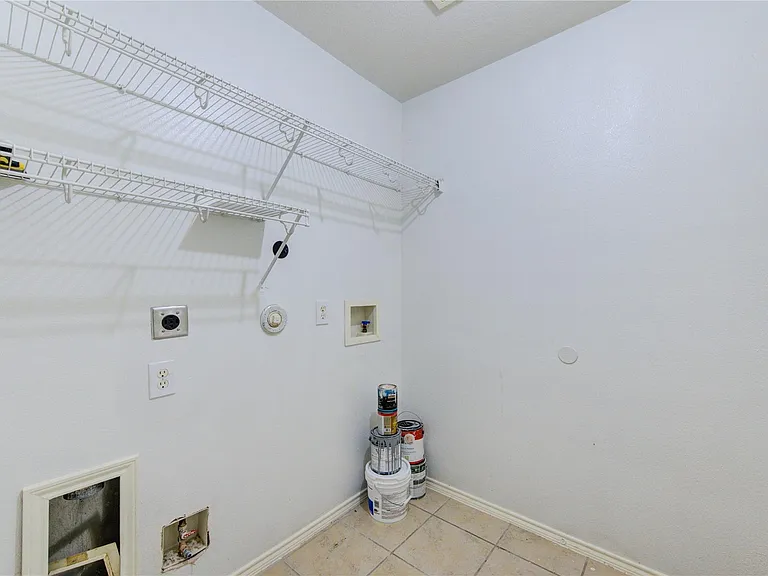 14027 Coveney Dr — Photo 22