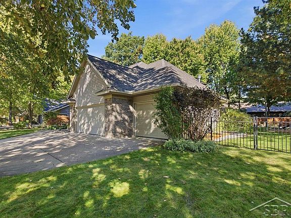3rd image of 6026 Londonberrie Ct