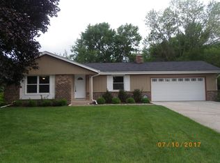 14935 W Harcove Dr, New Berlin, WI 53151