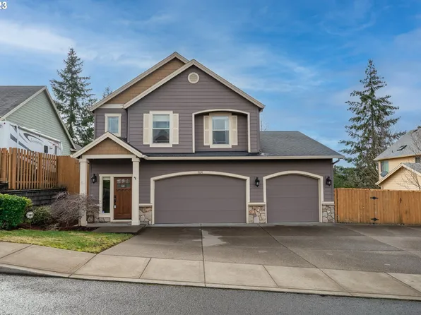 984 NE Wheeler Cir, Estacada, OR 97023