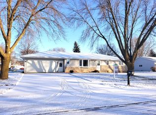 240 Bentwood Dr, BRILLION, WI 54110
