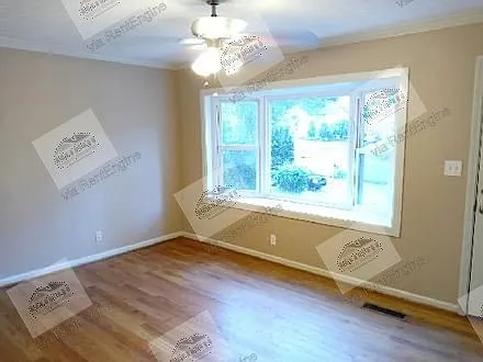 4 bed, 2.0 bath, 2251 sqft, $3,000 — Photo 2