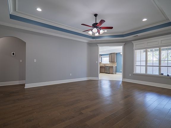 4th image of 3943 Karaline Cir