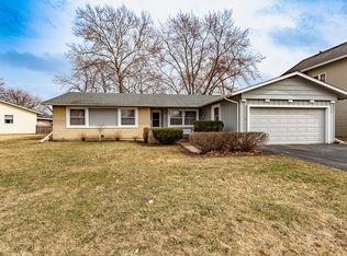 115 Braemar Dr, Elk Grove Village, IL 60007