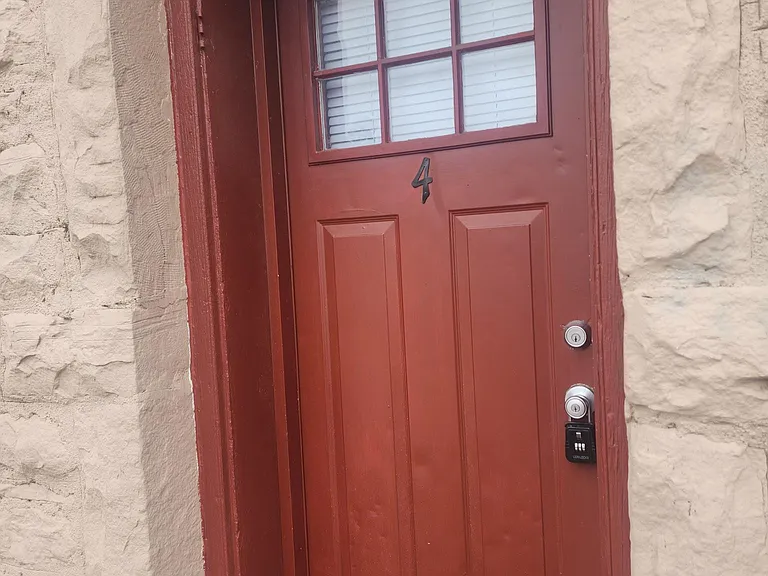 1943 Lake Ave #4 — Photo 1