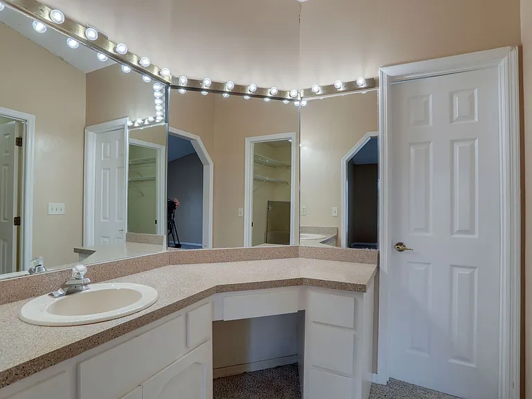 5212 Abelia Dr — Photo 12