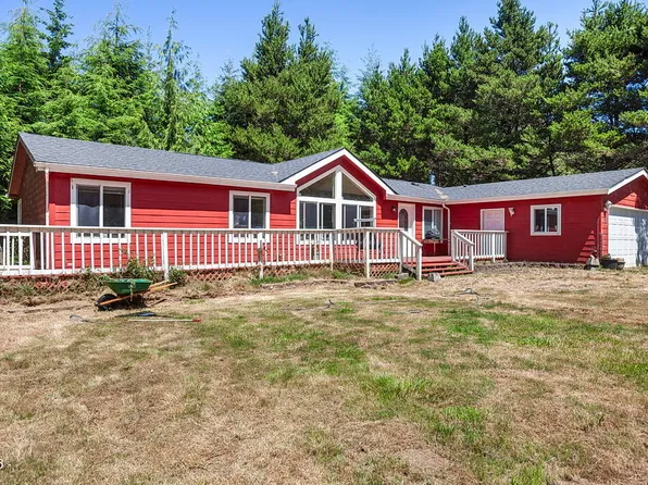 290 SW Newton Dr, Waldport, OR 97394